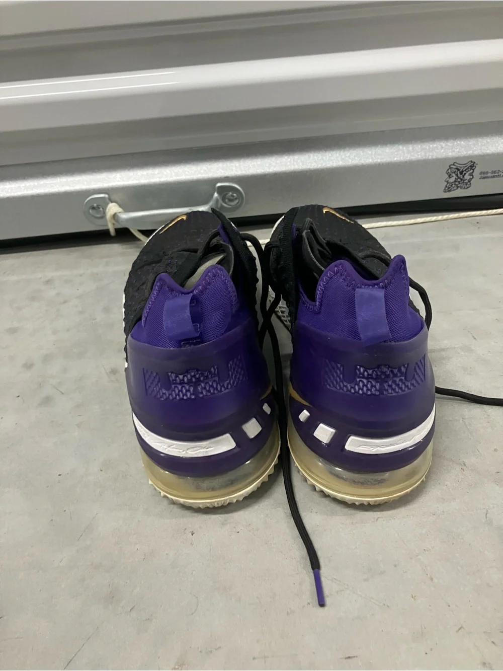 Nike Lebron 18 Lakers